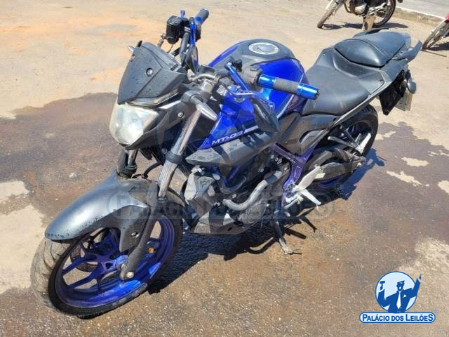 LOTE 23 YAMAHA MT-03 321 2017/2018